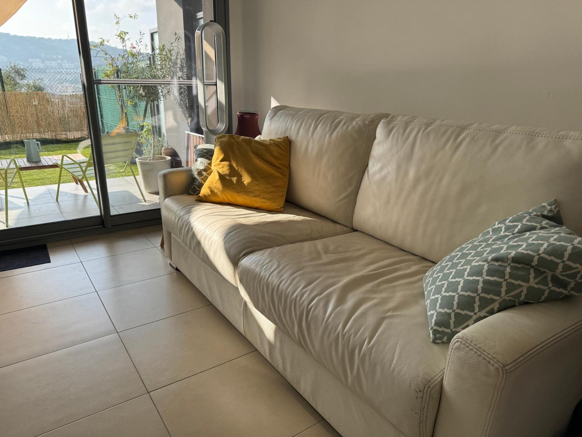 Art Apartment *